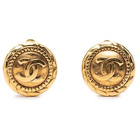 Pendientes de clip redondos Chanel CC chapados en oro