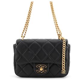 Borsa a tracolla con catena Chanel in pelle d'agnello nera