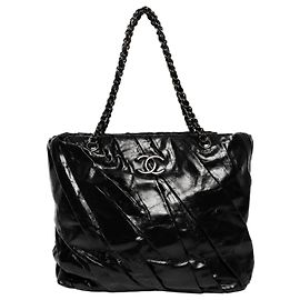 Chanel Twisted Tote Bag 2009 aus glasiertem Kalbsleder in Schwarz