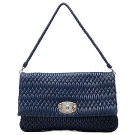 Borsa Satchel Miu Miu in Nappa Matelassé blu con catena di cristalli