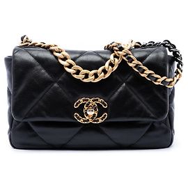 Chanel 19 Flap Medium in Lambskin Nero