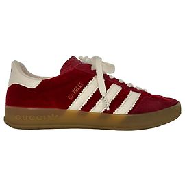Sneakers Adidas x Gucci Gazelle in camoscio burgundy