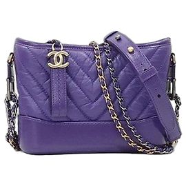 Chanel Bolso hobo Gabrielle Small Chevron en piel de becerro vintage, serie púrpura