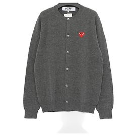 Comme Des Garcons Wollener Cardigan mit Rundhalsausschnitt und rotem Herz-Patch-Logo