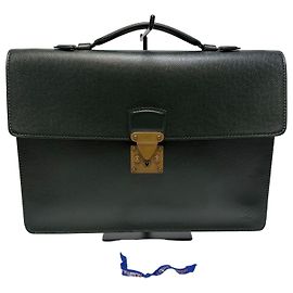 Louis Vuitton Sacoche en cuir Taiga Vert foncé
