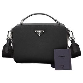Prada Bolsa Crossbody com Alça de Mão Brick em Couro Saffiano Preto