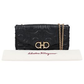 Salvatore Ferragamo Borsa a tracolla con catena in pelle matelassé Gancini Nero