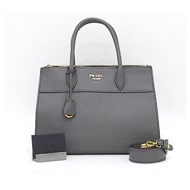 Prada Borsa Tote e Borsa a Spalla Paradigma in Pelle Saffiano Grigio