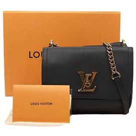 Louis Vuitton Chain PM Schultertasche aus körnigem Leder Schwarz