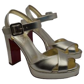 Christian Louboutin Sandali Platform in Pelle Oro