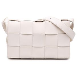 Bottega Veneta Borsa a tracolla Cassette in nappa intrecciato bianca
