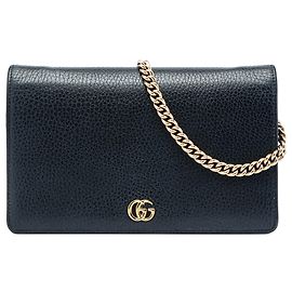 Carteira de corrente Gucci GG Marmont em couro de bezerro preto