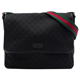 Borsa a tracolla con patta Gucci in tela GG nera con banda Web