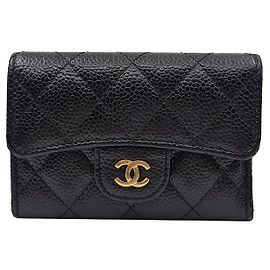 Chanel Tarjetero con solapa de piel Caviar