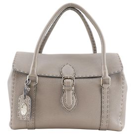 Borsa Fendi Linda in pelle di vitello Selleria grigia