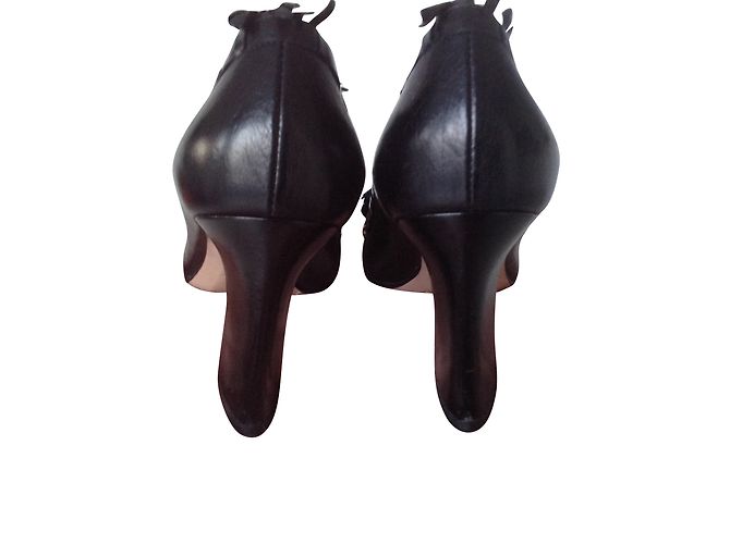 Décolleté Miu Miu Nere in Pelle con Borchie e Frange Nero - vista 2