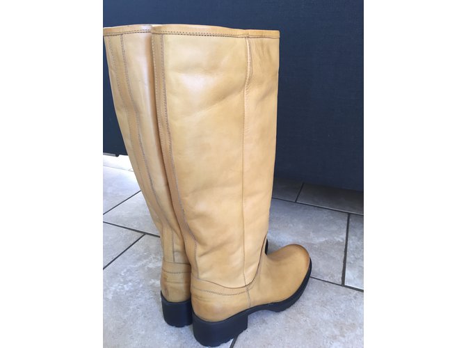 Alberto Fermani Botas Amarillo - vista 4