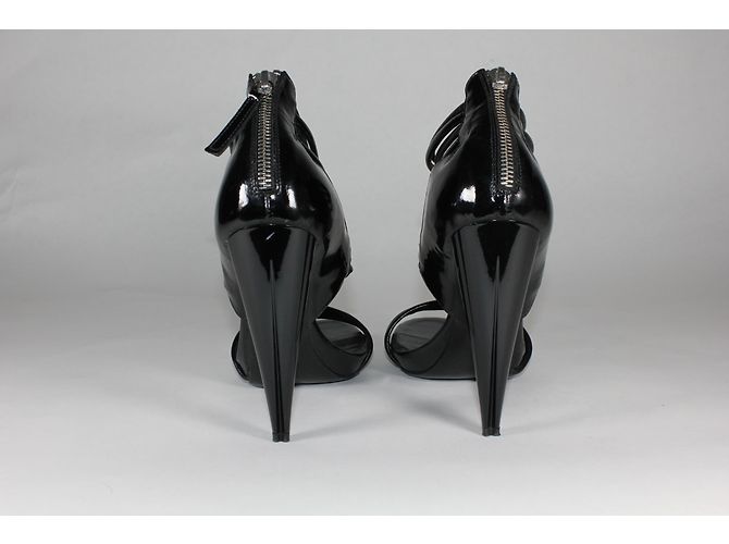 Alexander McQueen Sandalen aus schwarzem Lackleder Größe 37 - Ansicht 4