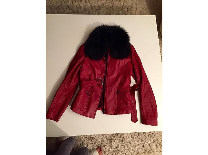 Autre Marque Intuition rote Lederjacke mit abnehmbarem Pelzkragen - Ansicht 10