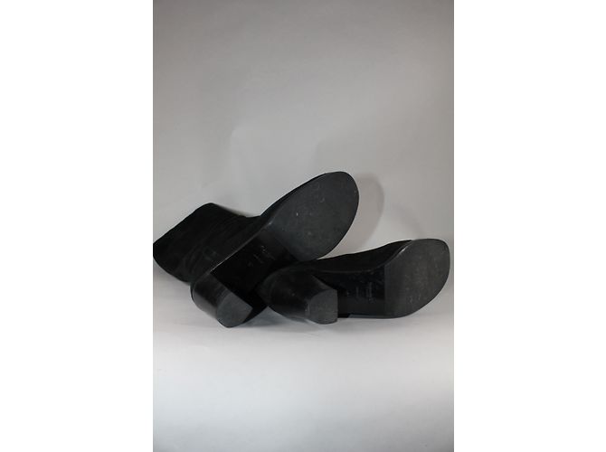 Yves Saint Laurent Stiefel aus schwarzem Wildleder 37 - Ansicht 6