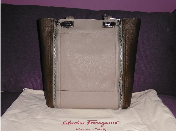 Borsa a mano Salvatore Ferragamo in pelle taupe - vista 6