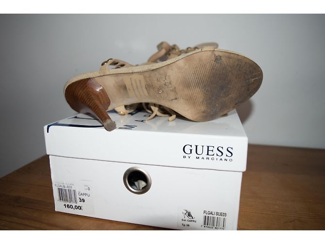 Sandali Guess con frange in scamosciato beige - vista 3