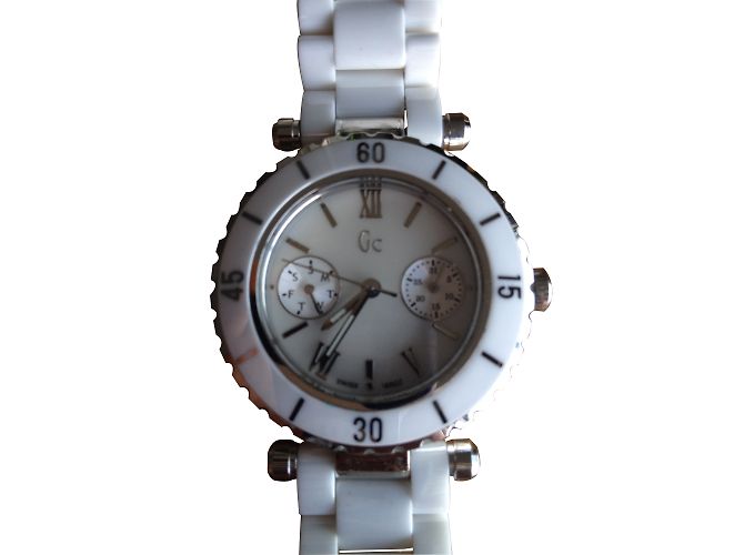 Guess Driver Chic Uhr aus weißer Keramik 34mm - Ansicht 2