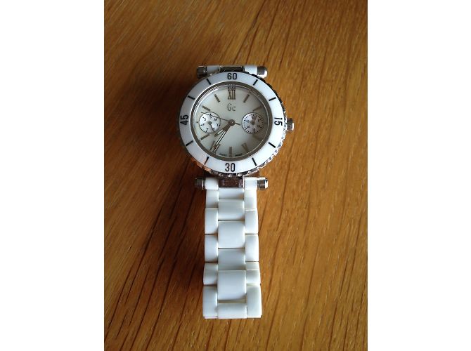 Guess Driver Chic Uhr aus weißer Keramik 34mm - Ansicht 3