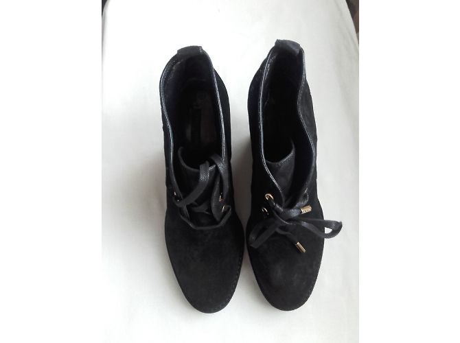 Louis Vuitton Botines de Cuña Stride Negros de Gamuza 39 - vista 2