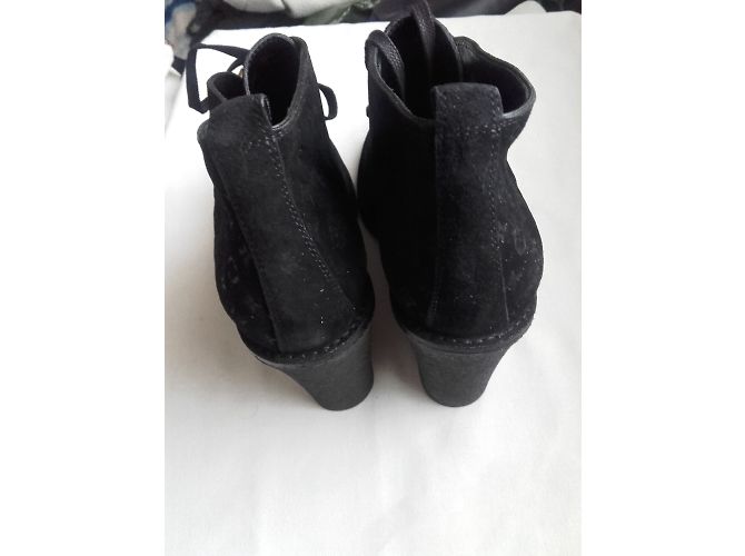 Louis Vuitton Botines de Cuña Stride Negros de Gamuza 39 - vista 3