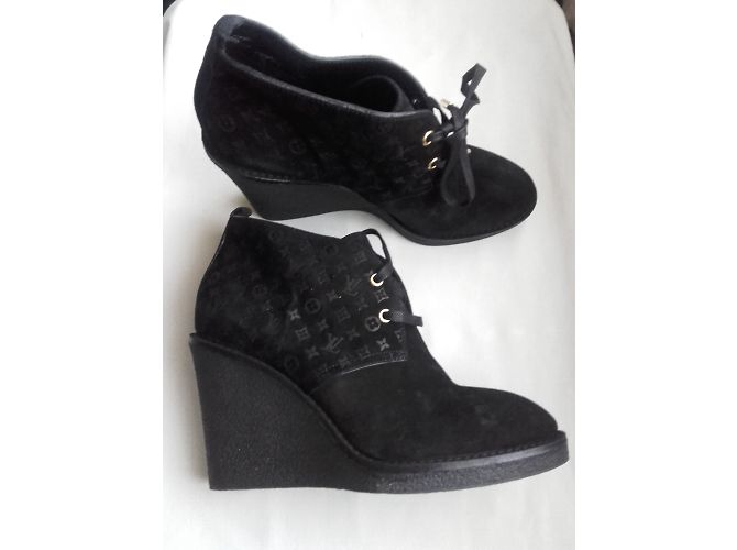 Louis Vuitton Botines de Cuña Stride Negros de Gamuza 39 - vista 5