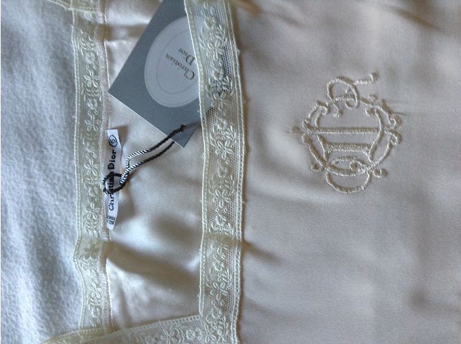 Conjunto de Camisón y Albornoz Christian Dior de Seda Blanco - vista 4