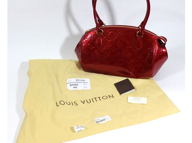 Louis Vuitton Sherwood PM Borsa a mano rossa in vernice Rosso - vista 10