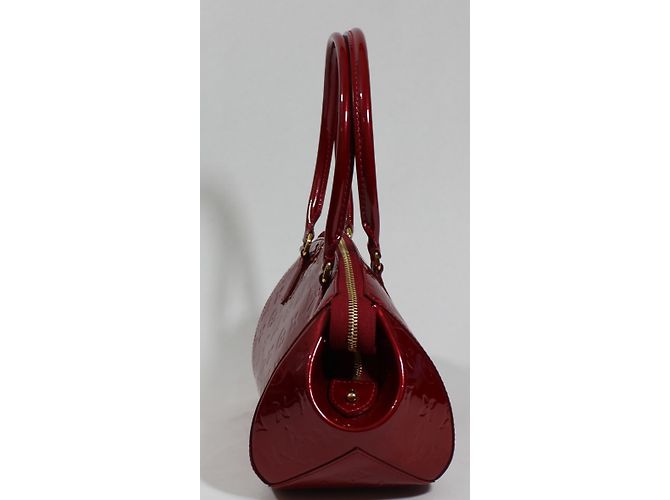 Louis Vuitton Sherwood PM Borsa a mano rossa in vernice Rosso - vista 4