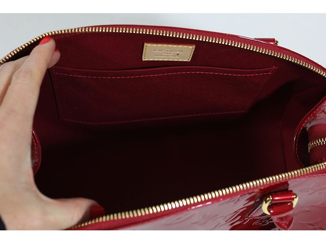 Louis Vuitton Sherwood PM Borsa a mano rossa in vernice Rosso - vista 8
