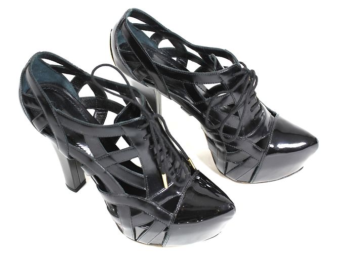 Décolleté Louis Vuitton in pelle nera 36.5 Nero - vista 2