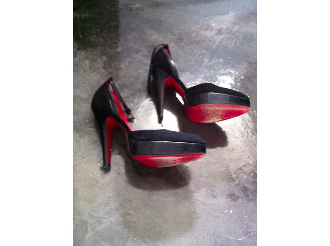 Tacones Cesare Paciotti de ante negro - vista 3