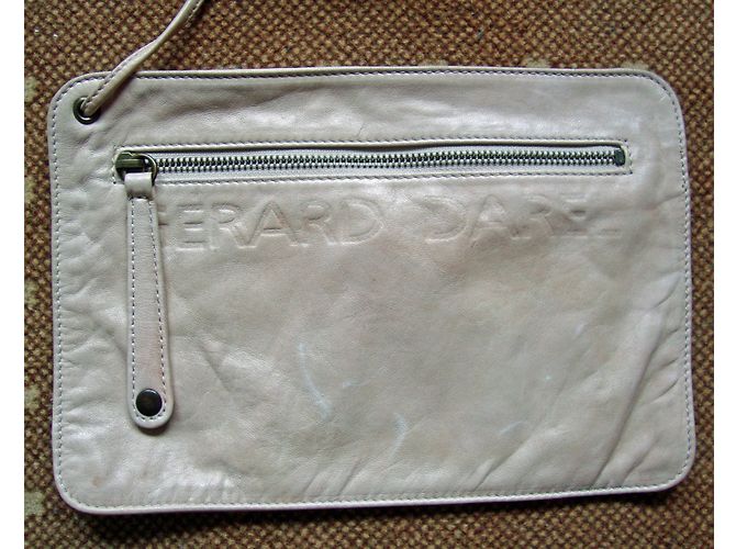Borsa a mano Gerard Darel in pelle di agnello rosa con pochette - vista 6