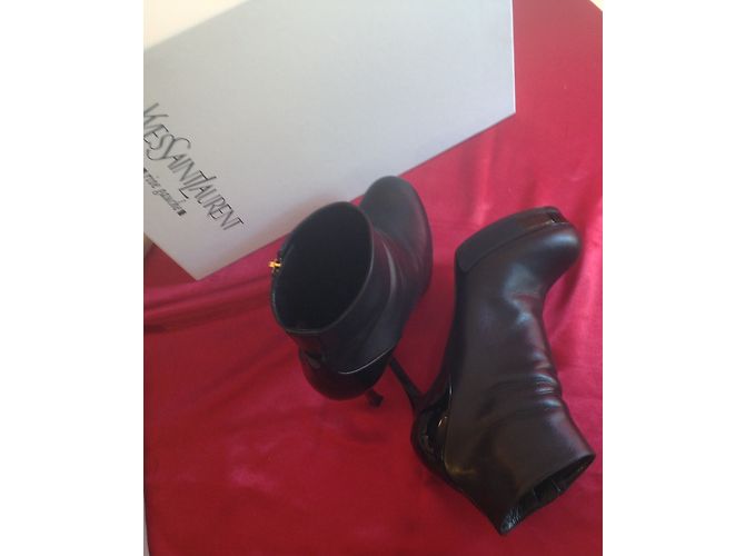 Stivaletti Yves Saint Laurent in pelle nera Nero - vista 11