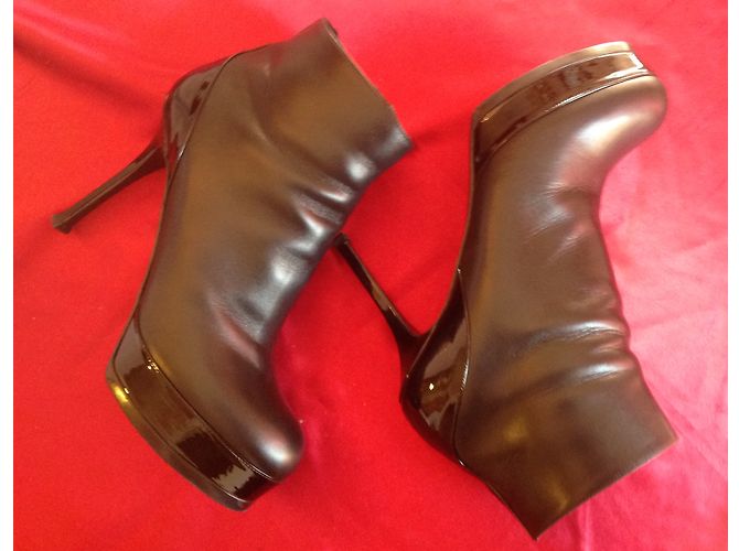 Stivaletti Yves Saint Laurent in pelle nera Nero - vista 8