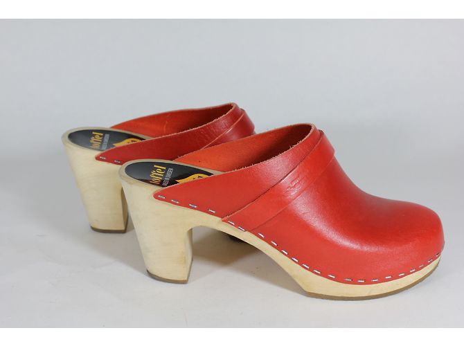 Swedish Hasbeens Clogs Red - view 3