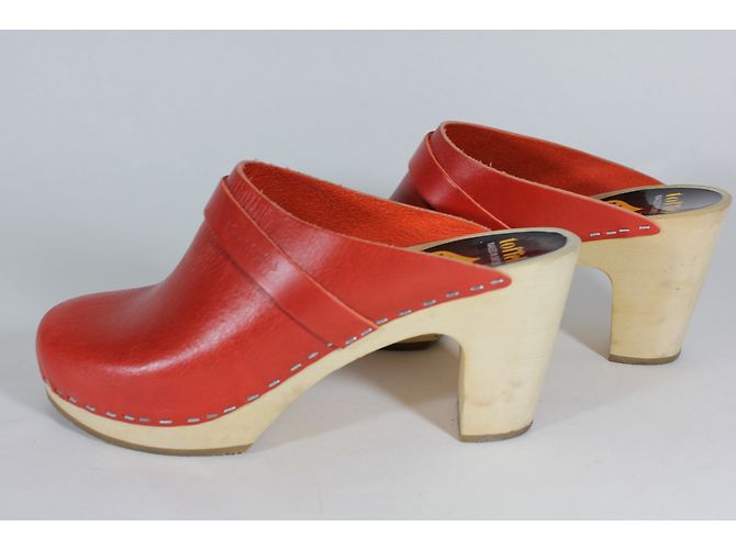 Swedish Hasbeens Clogs Red - view 4