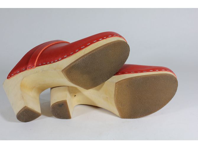 Swedish Hasbeens Clogs Red - view 6