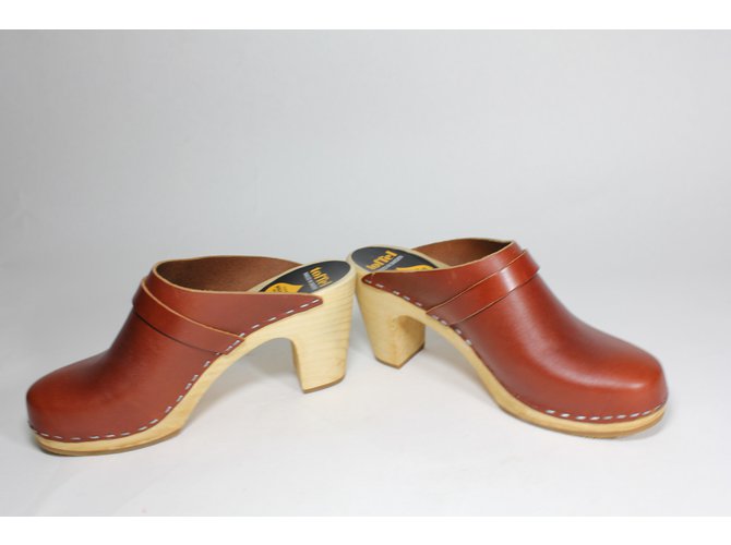 Swedish Hasbeens Clogs Brown - view 4