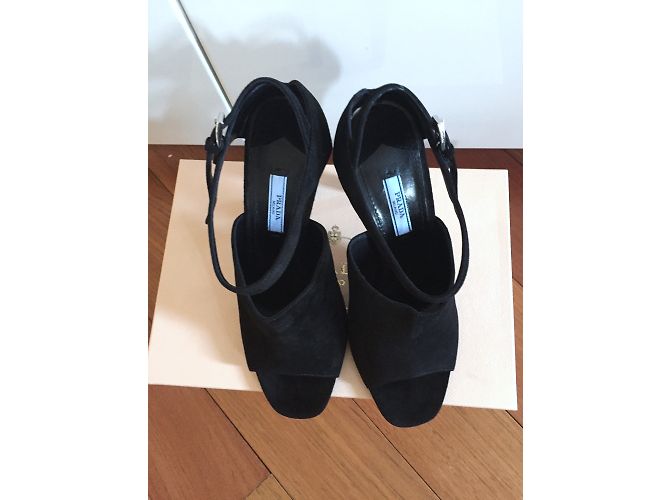 Décolleté Peep Toe Prada in scamosciato nero - vista 4