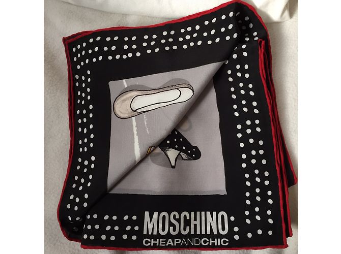 Moschino Lenços - vista 3