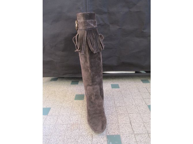 Botas Louis Vuitton Marrones de Piel de Vitello Castaño - vista 4