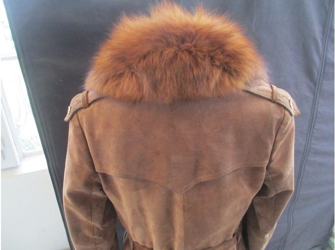 Gabardina Lanvin de Ante con Cuello de Piel de Zorro Marrón Castaño - vista 6