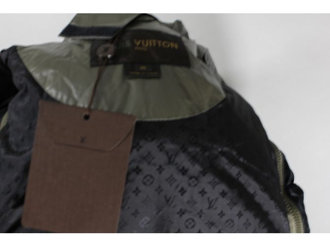 Louis Vuitton Chaqueta de Satén con Capucha Gris - vista 5