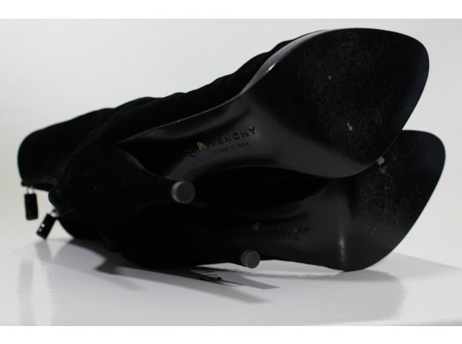 Stivali Givenchy in velluto nero con lacci - vista 6